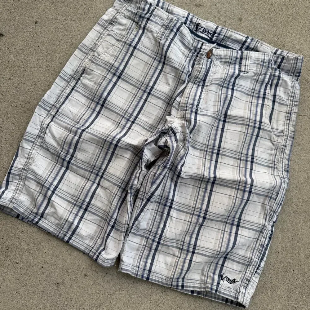 Early 2000’s Y2K Vura Striped Shorts Size 32